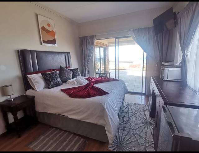 5 BEDROOM HOUSE FOR SALE IN UVONGO